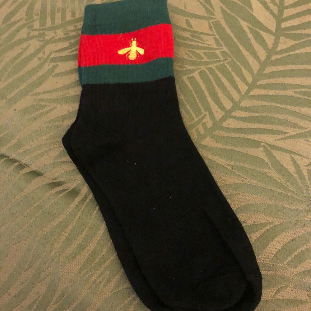 Gucci Red and Green Striped w/ Classic Bee symbol